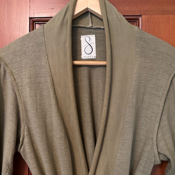 Sparrow Peace Robe - Picture 2 of 10